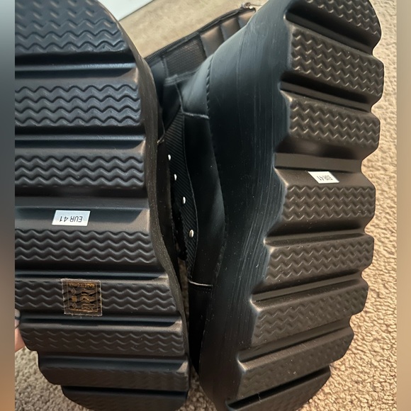 Goth black platform lace up front - zip up boots size 41 or size 9.5 - Picture 4 of 4